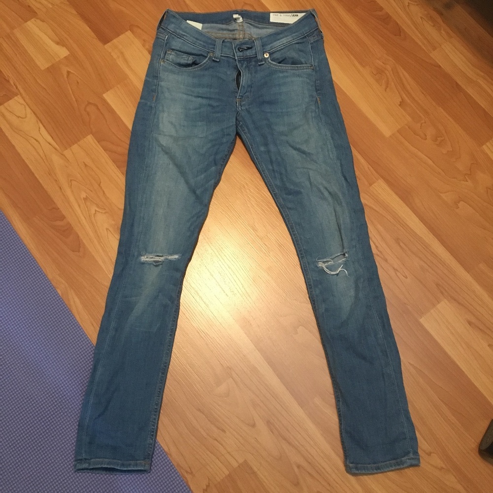 Rag and bone distressed capri jeans 24